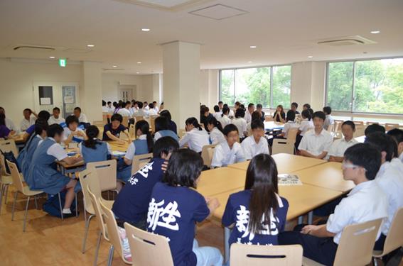 在校生・卒業生との懇談会