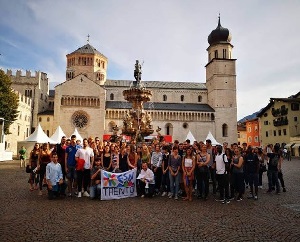 留学生団体 (ESN TRENTO) の集合写真