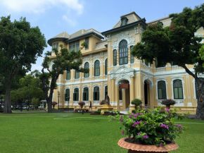 タイ中央銀行貨幣博物館。もともとは王宮だったそうです。