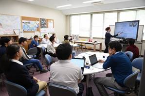 5月23日: 経済学部での教職員対象の講義