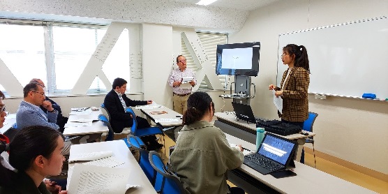 中間報告会の様子①