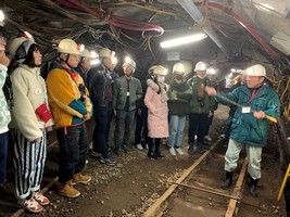池島坑内体験の様子